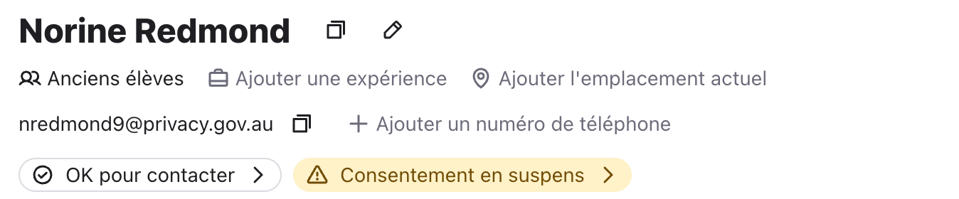 En-tête de profil d’un contact affichant le libellé Anciens élèves