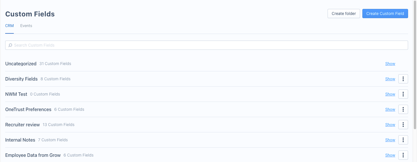 Page Custom Fields avec les onglets CRM et Events, la barre de recherche, les boutons Create folder et Create Custom Field et la liste des dossiers