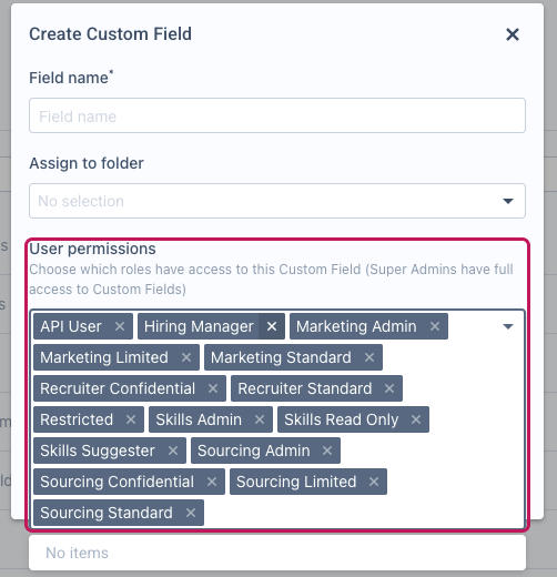 Fenêtre Create Custom Field avec la liste User permissions, où tous les rôles sont sélectionnés par défaut