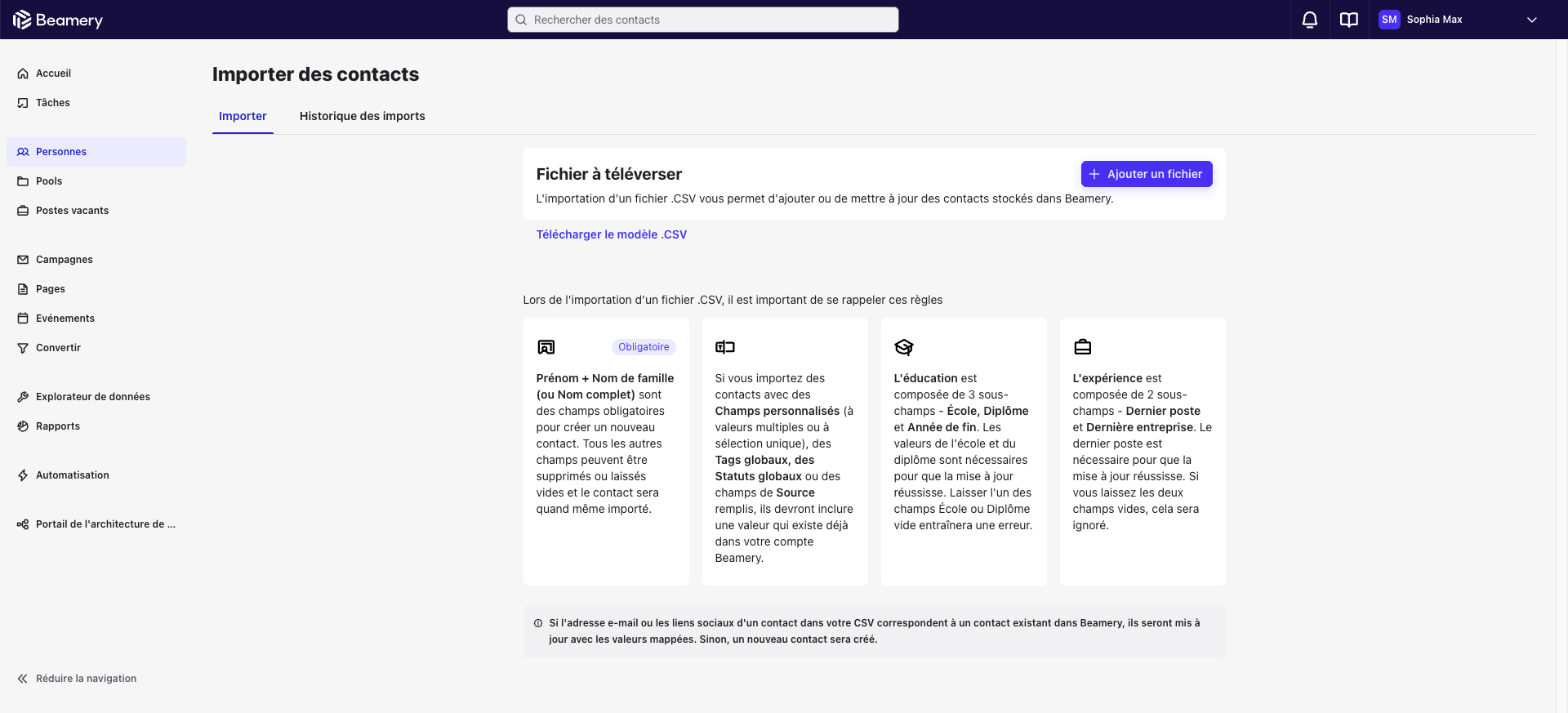 Page Importer des contacts, onglet Importer : Fichier à téléverser, bouton Ajouter un fichier, lien Télécharger le modèle .CSV et règles d’importation