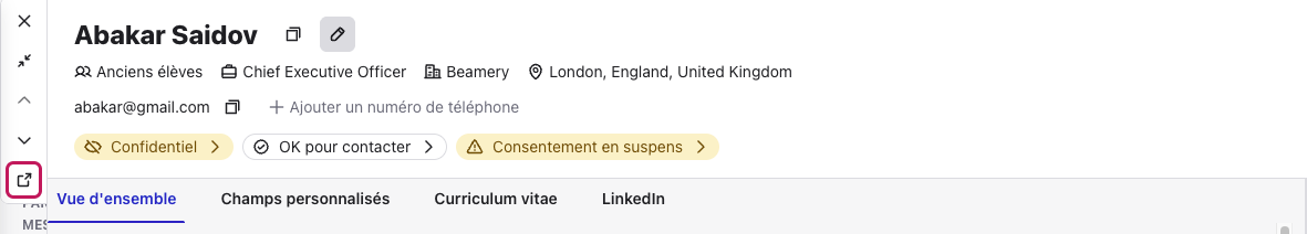 Profil d’un contact avec l’icône d’ouverture dans un nouvel onglet encadrée dans la barre d’outils de gauche