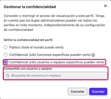 Ventana Gestionar la confidencialidad con la opción de usuarios o equipos específicos seleccionada y el campo Compartido con usuarios y equipos